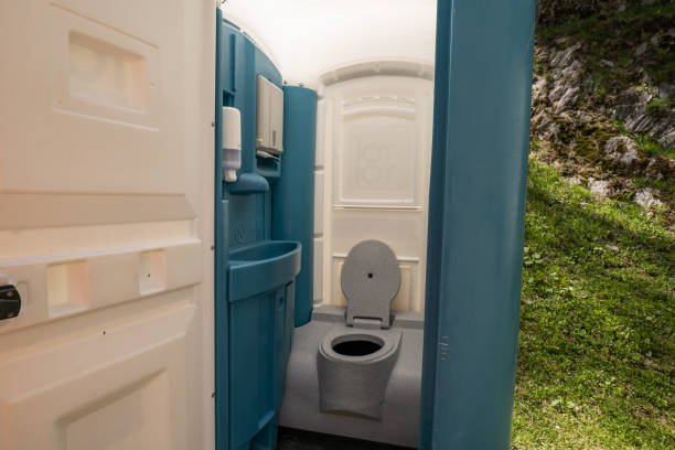 Best Affordable porta potty rental  in Baraboo, WI